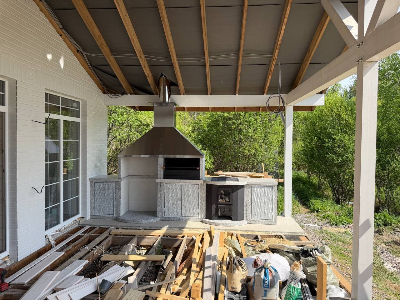 Монтаж комплекса на террасе