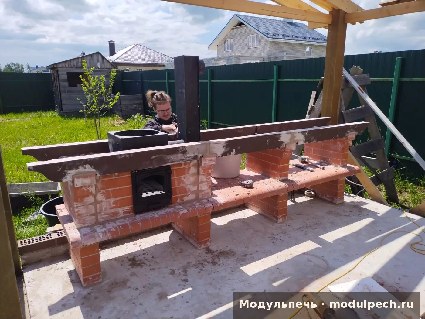Монтаж модулей барбекю-комплекса: столешницы и дымосборник — Модульпечь