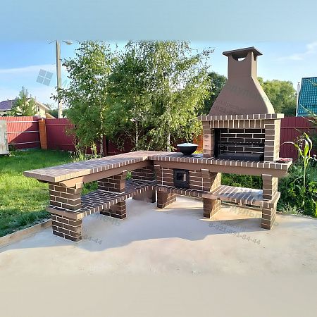 Угловой барбекю-комплекс из кирпича с мангалом, казаном и мойкой — Ар 71404